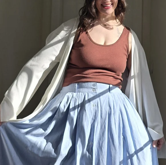 White Cardigan - Picture 2 of 9